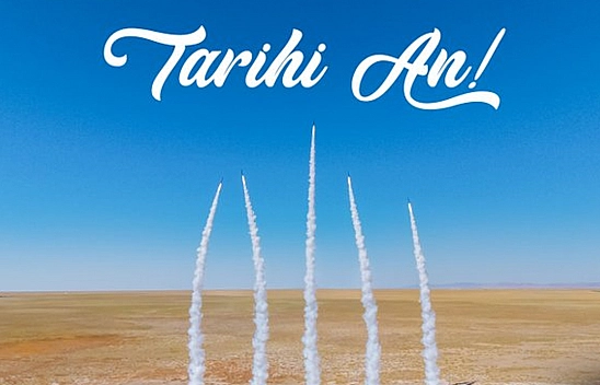 TEKNOFEST 2026'da tarihi an! 5 roket aynı anda ateşlendi