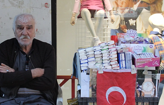 Torun Sevecek Yaştaki Elazığlı Mustafa Amca, Bakın Neler Yapıyor?