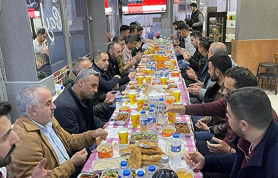 Trabzon'daki Elazığlılar geleneksel iftar yemeğinde bir araya geldi