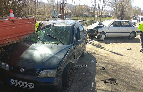 Trafik Kazası: 6 Yaralı