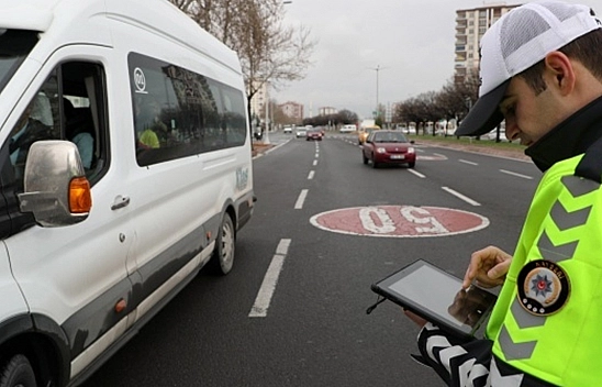 Trafikte yeni zorunluluk: Uymayana 75 bin ceza