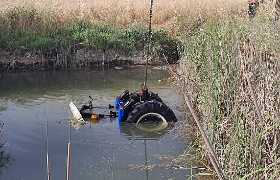 Traktörüyle Gölete Düşen Sürücü Hayatını Kaybetti