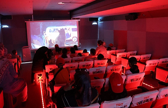 TRT Sinema Tırı Elazığ'da minik izleyicilerle buluştu