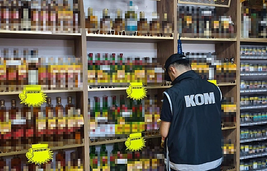 Tunceli'de 12 iş yerine kaçak tütün baskını: Binlerce ürün ele geçirildi