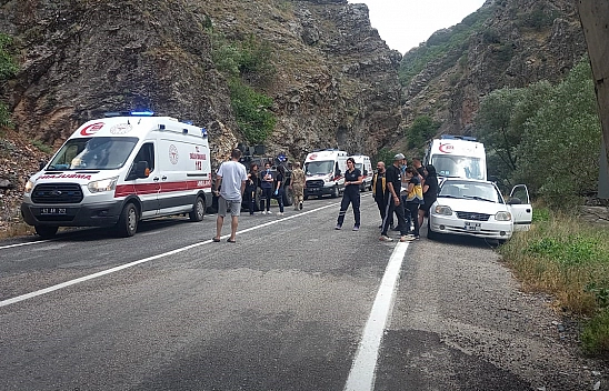 Tünelde Kaza: 8 Yaralı