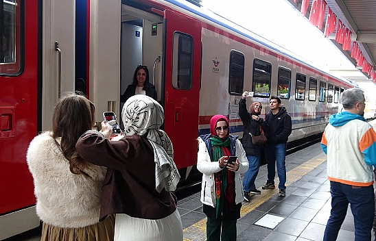 Turistik Diyarbakır Ekspresi Elazığ'a doğru yola çıktı