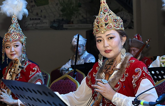 Türk dünyası renkleriyle Elazığ'da parladı