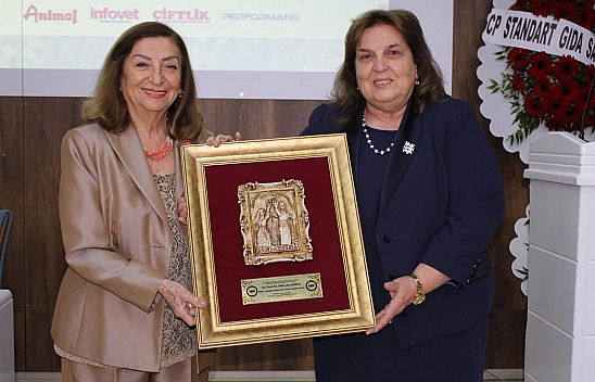 Türk Kadınlar Konseyi Derneği Genel Başkanı Prof. Dr. Sema Temizer Ozan '6.Uluslararası Tavukçuluk Kongresinde'