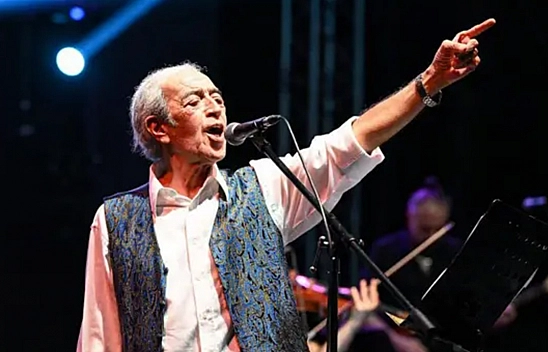 Türk müziğinin usta ismi Edip Akbayram vefat etti