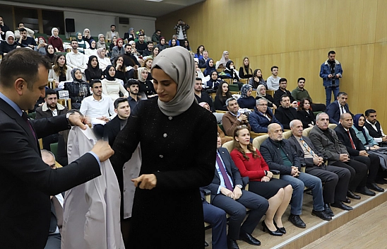 Üniversitemizin Eğitim Fakültesi öğrencileri beyaz önlüklerini giydi