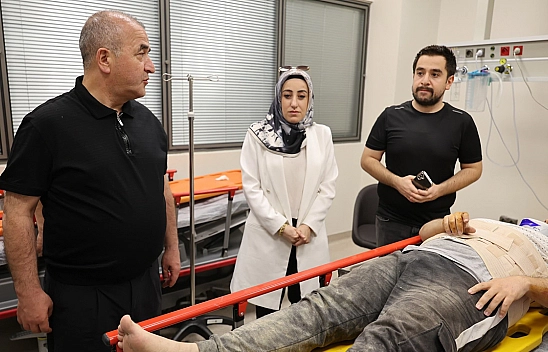 Vali Hatipoğlu'ndan yaralı işçilere geçmiş olsun ziyareti