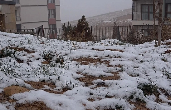 Ve Geldi Kardan Aydınlık