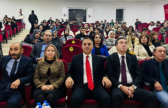 Veysel Demirci Fırat Üniversitesi'nde öğrencilerle buluştu