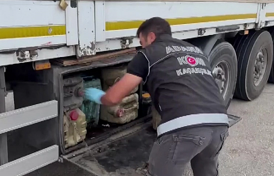 Yedek yakıt bidonunda 4 milyon TL değerinde kaçak telefon çıktı