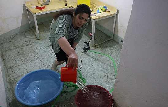 Yeraltı kaynakları dolunca sular, evlerin altından çıkmaya başladı