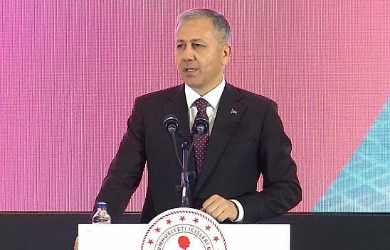 Yerlikaya'dan Diyarbakır yürüyüşüne sert tepki: 'Polise düşman deme alçaklığına izin vermeyiz'