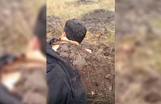 Yıldırımın Çarptığı Çocuklarını Toprağa Gömerek Kurtardılar