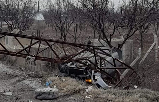 Yola Düşen Kabine Çarpan Otomobil Takla Attı: 2 Yaralı