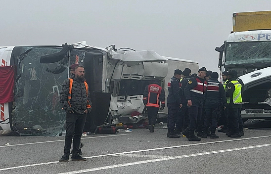 Yolcu Otobüsü Devrildi 4 Ölü 36 Yaralı!