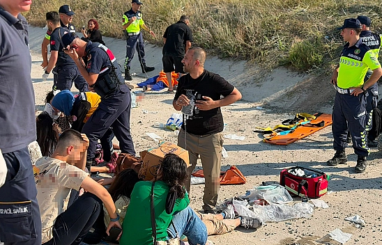 Yolcu otobüsü şarampole devrildi: 44 yaralı
