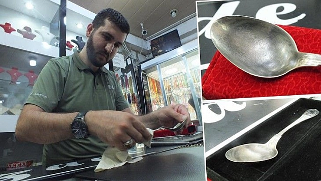 160 yıllık gümüş kaşığı yanına almadan hiçbir yere gitmiyor