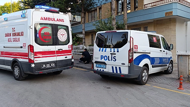 2 Çocuğunu ve Kendisini Tabancayla Öldürdü!