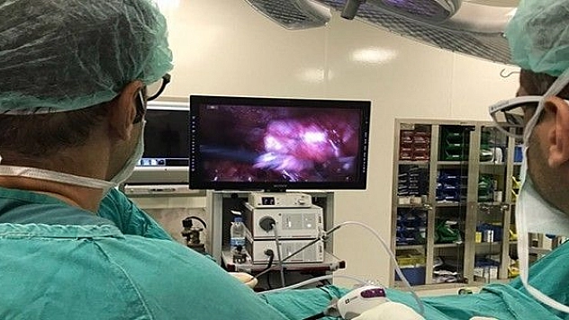 3 BOYUTLU LAPAROSKOPİK SİSTEMLE AMELİYATLAR DAHA BAŞARILI YAPILIYOR