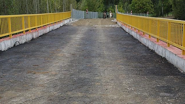 50 METRE UZUNLUĞUNDAKİ KÖPRÜ, ULAŞIMI 7,5 KİLOMETRE KISALTTI