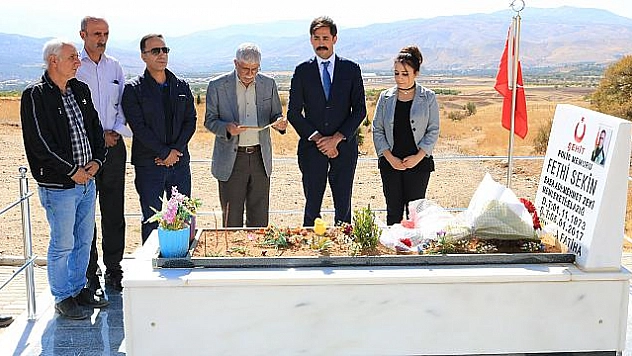 AK PARTİ TUNCELİ HEYETİ, ŞEHİT SEKİN'İN KABRİNİ ZİYARET ETTİ