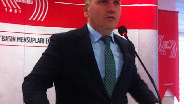 'YEREL GAZETELER DEMOKRASİYE SAHİP ÇIKIYOR'