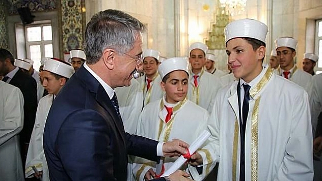 ELAZIĞ'DA 58 HAFIZ MEZUN OLDU