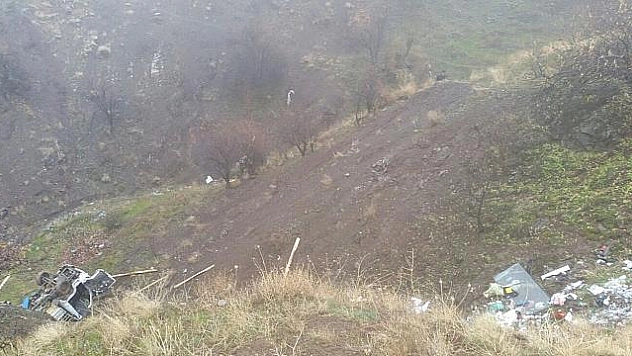 KAMYONET ŞARAMPOLE YUVARLANDI: 1 AĞIR YARALI