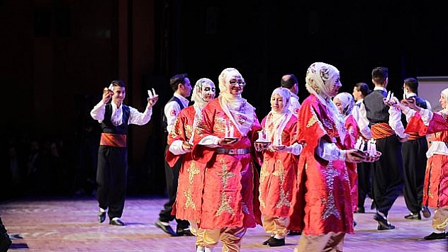 'TÜRKÜ VE OYUNLARLA ÜÇ KARDEŞ ŞEHİR' GECESİNE YOĞUN İLGİ