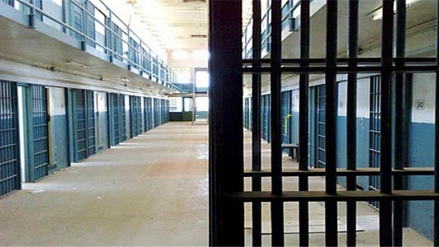 100 Bin Kişiden 225'i Cezaevinde ! 