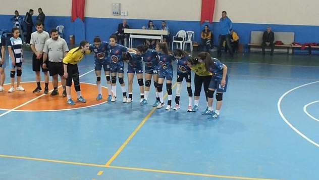 100.YIL MESLEKİ VE TEKNİK LİSESİ YARI FİNALDE 