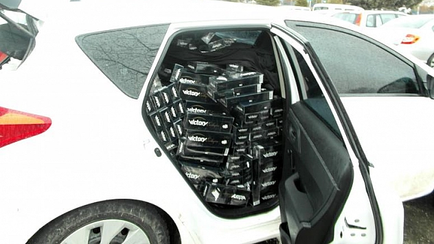 10 BİN PAKET KAÇAK SİGARA ELE GEÇİRİLDİ