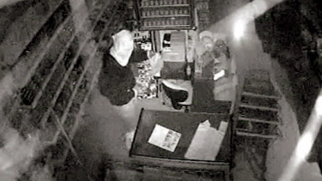 TUNCELİ'DE MASKELİ HIRSIZ YAKALANDI