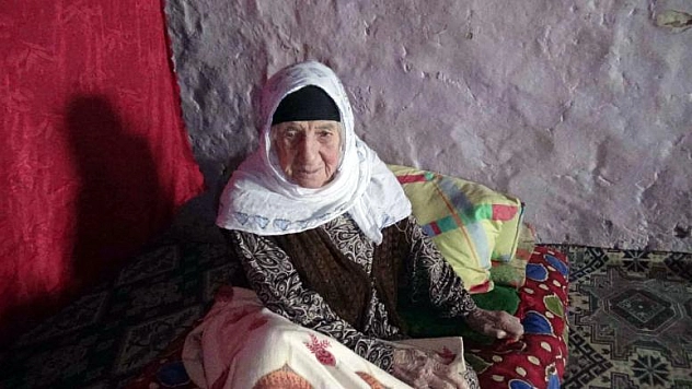 120 YAŞINDAKİ NİNE YILLARA MEYDAN OKUYOR