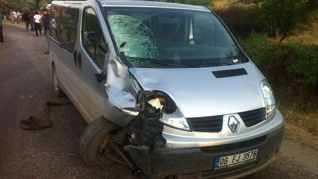 TRAFİK KAZASI: 2 ÖLÜ