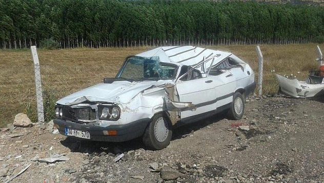 TRAFİK KAZASI: 3 YARALI