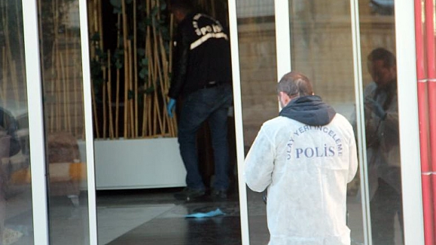 2 KİŞİ SOKAKTA SİLAH İLE  VURULDU