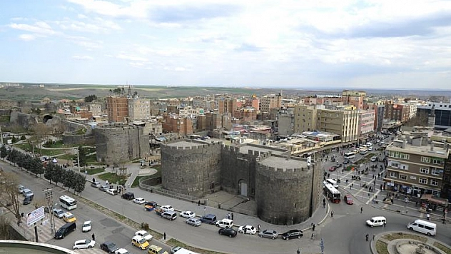 DİYARBAKIR'DA HDP 10, AK PARTİ 1 MİLLETVEKİLİ ÇIKARDI