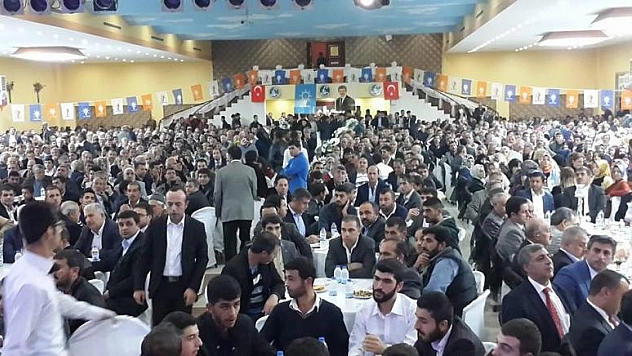 AK KADROLARDAN COŞKULU BULUŞMA