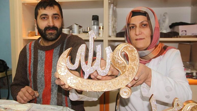 BALKONDA BAŞLADILAR, ATÖLYE KURDULAR