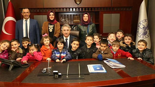 ANAOKULU ÖĞRENCİLERİNDEN BAŞKAN YANILMAZ'A ZİYARET