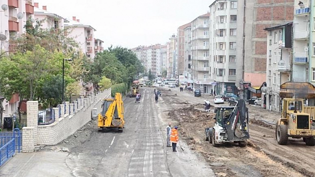 NECDET DOĞAN CADDESİ ALTI ŞERİDE ÇIKARILIYOR