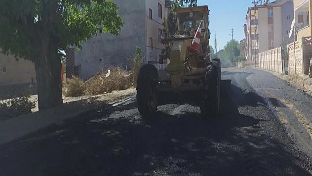 ULUKENT MAHALLESİ'NDE ASFALT SERİMİ
