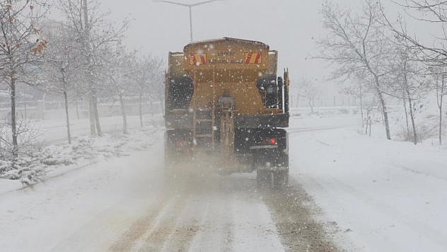 ELAZIĞ MERKEZİNDEN 350 KAMYON KAR TAŞINDI