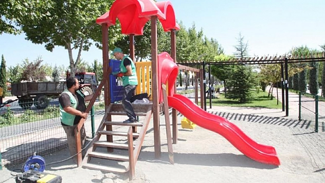 ÇOCUK OYUN GRUPLARI BAKIMDAN GEÇİRİLİYOR