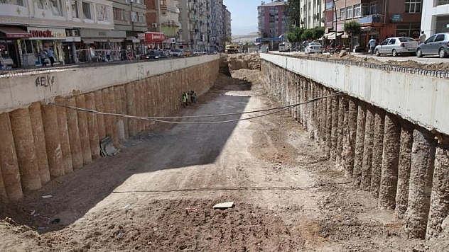 BOSNA HERSEK BULVARI'NDA ÇALIŞMALAR DEVAM EDİYOR